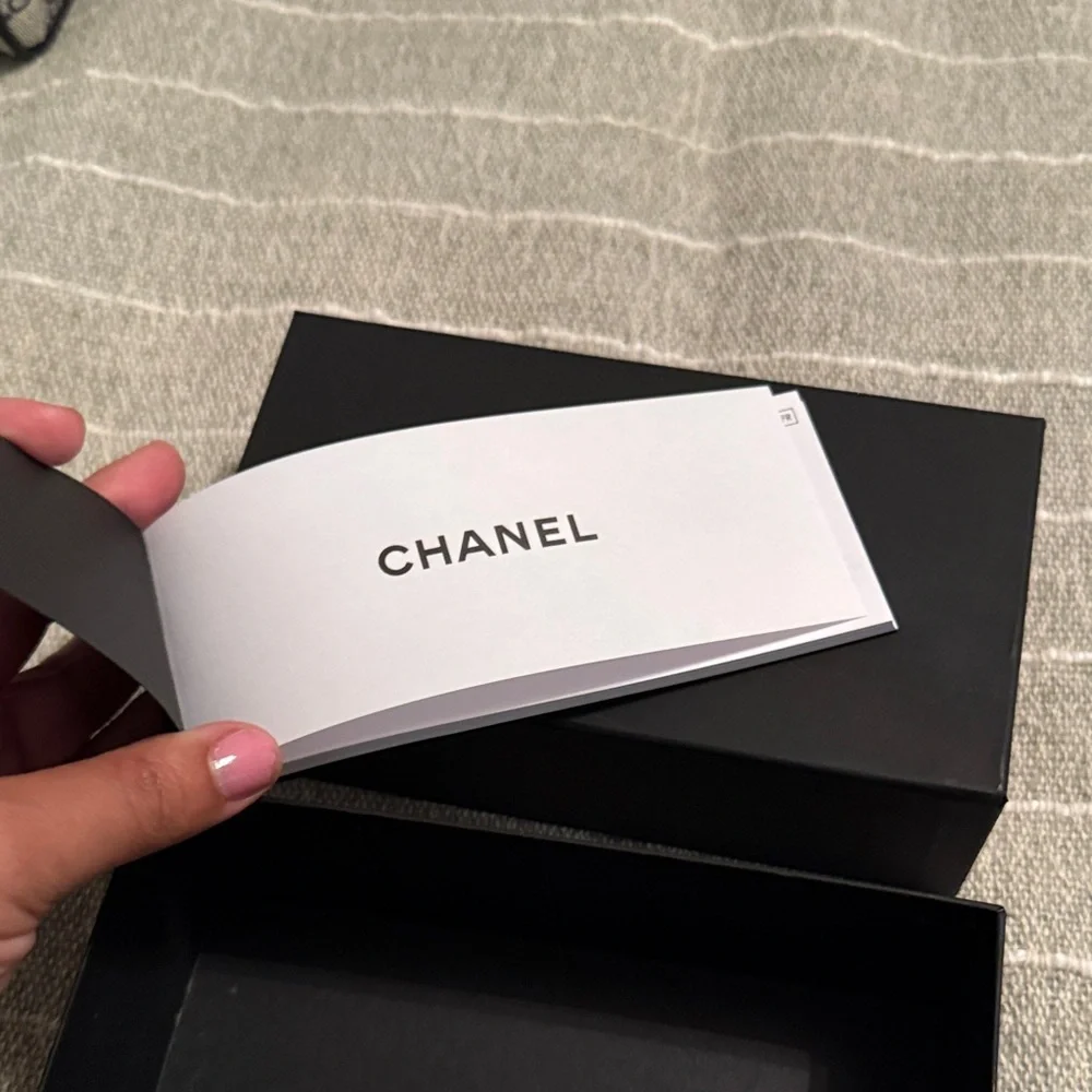 CHANEL sunglasses Black Box with instructions